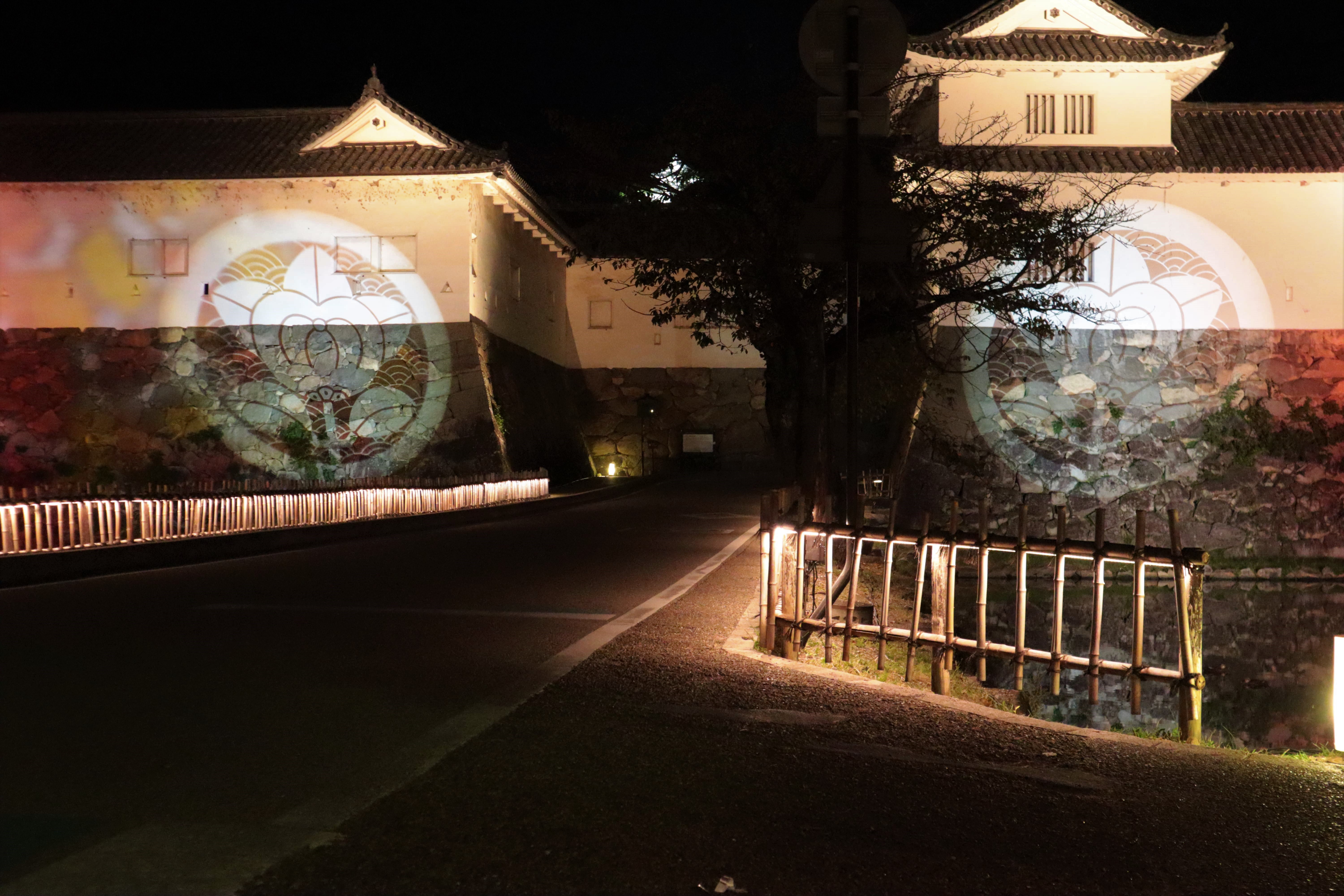 ひこね城あかり Dramatic Legacy 彦根城が幻想的にライトアップ 12月25日まで開催中です 行ってきた