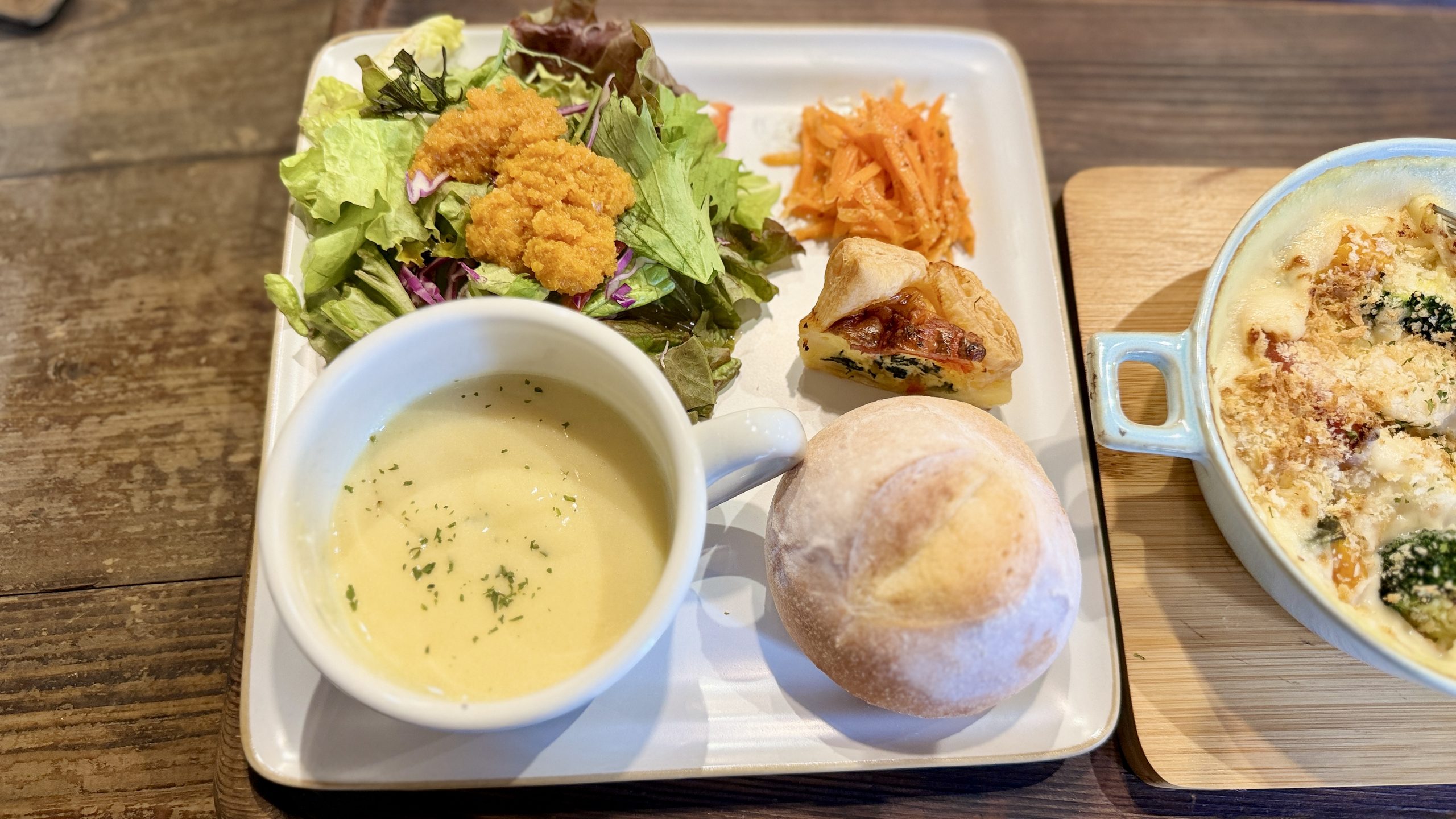 グラタンランチセット内容の写真