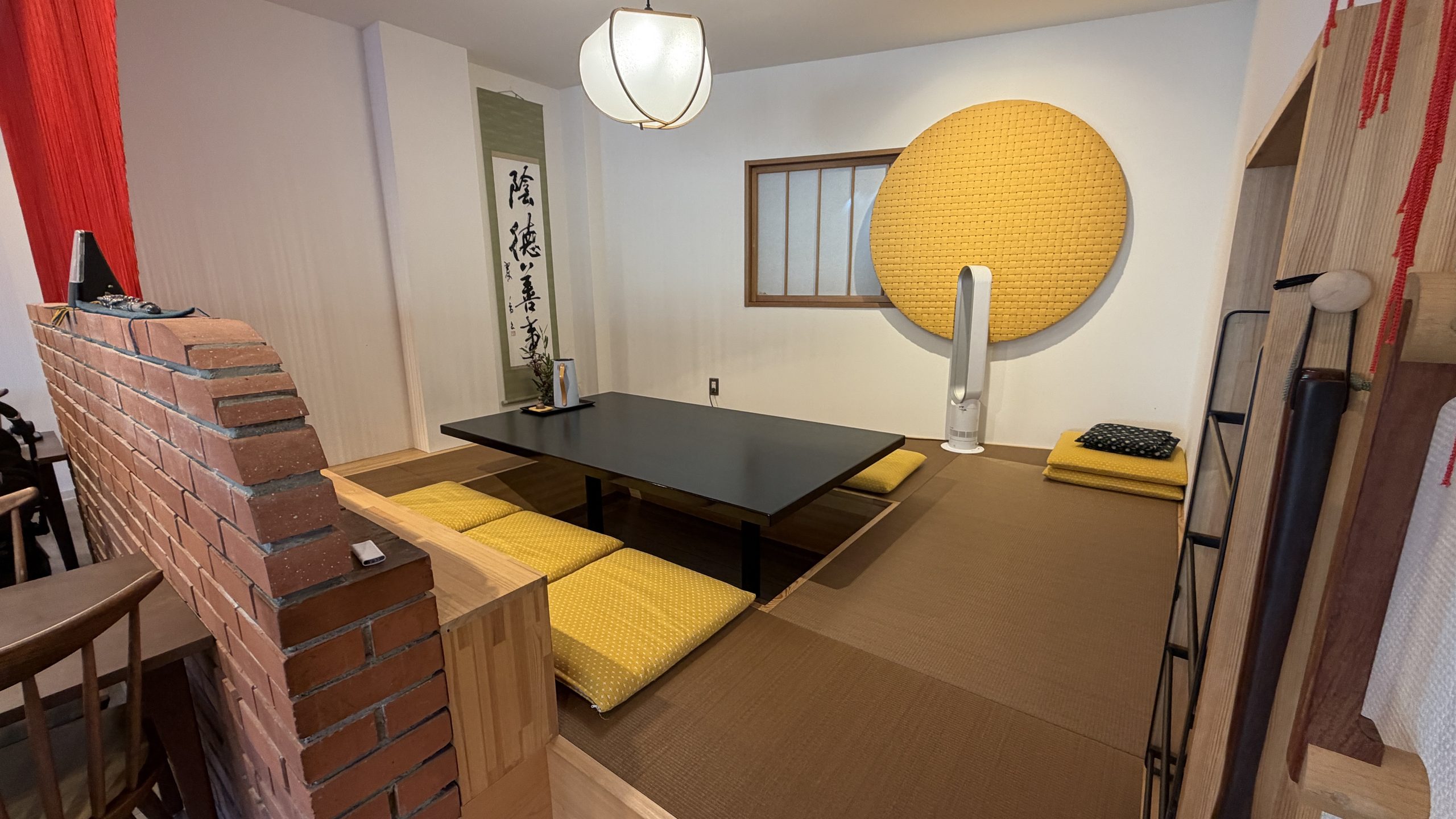 明治橋あまな店内、小上がり座敷